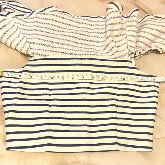 White and blue striped ruffled crop top top size XS by J.O.A - Picture 7 of 8
